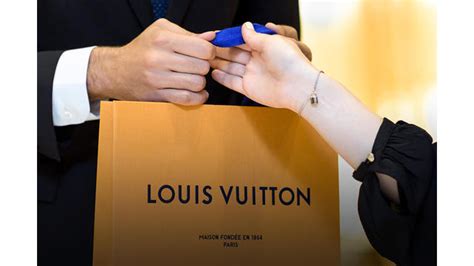 louis vuitton job salary
